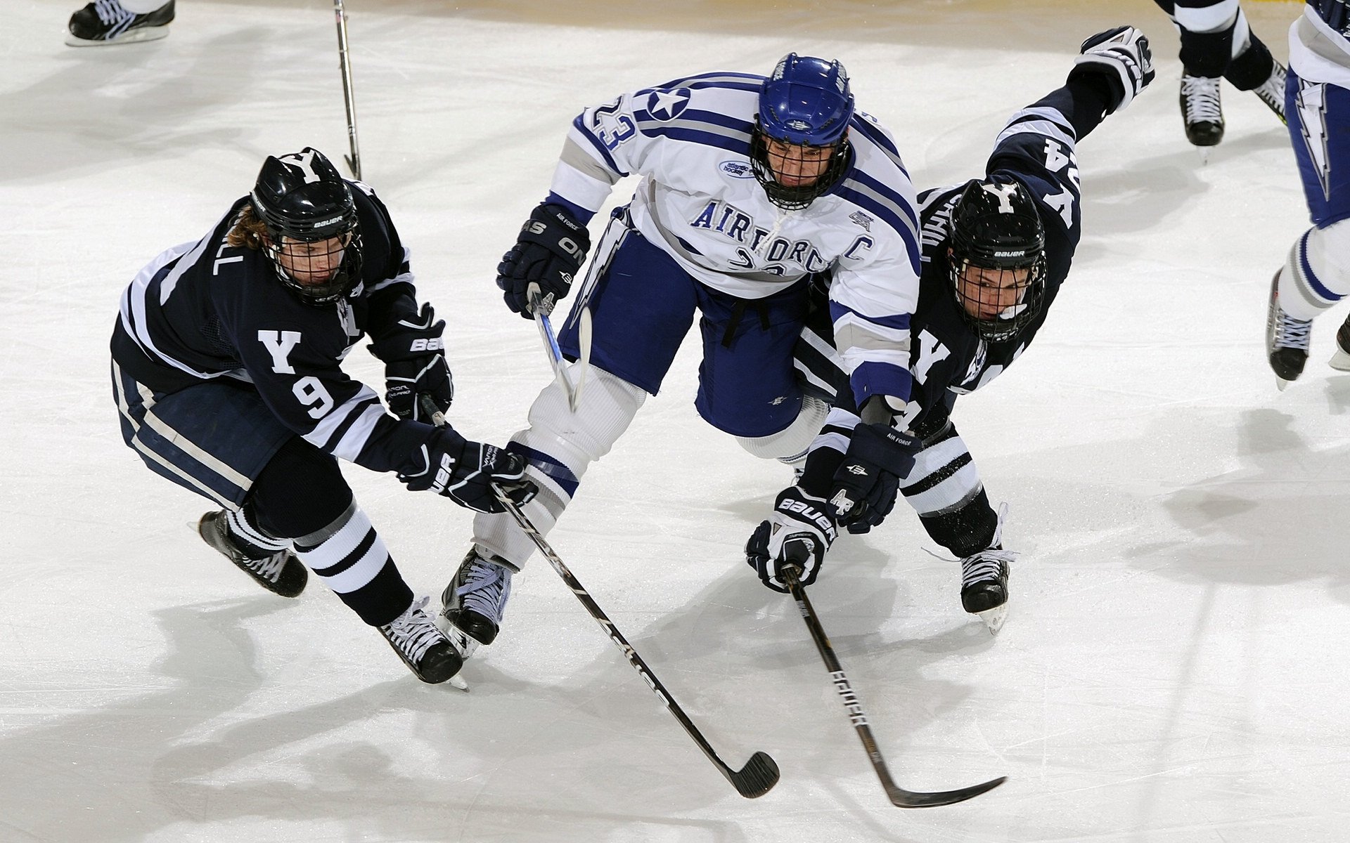 巴萨举办公益赛,捐赠善款支持青少年,巴萨或获5亿欧赞助