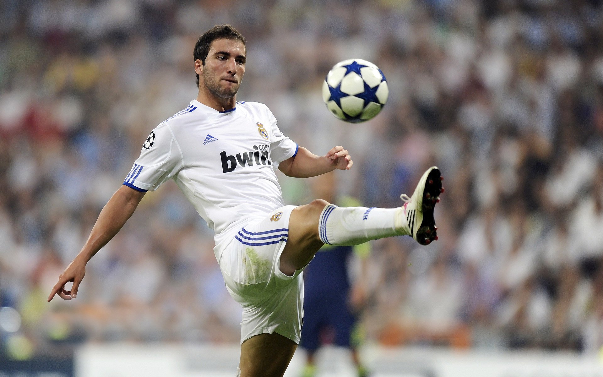 英超激烈争夺：场场精彩，悬念不断！，英超争四分析